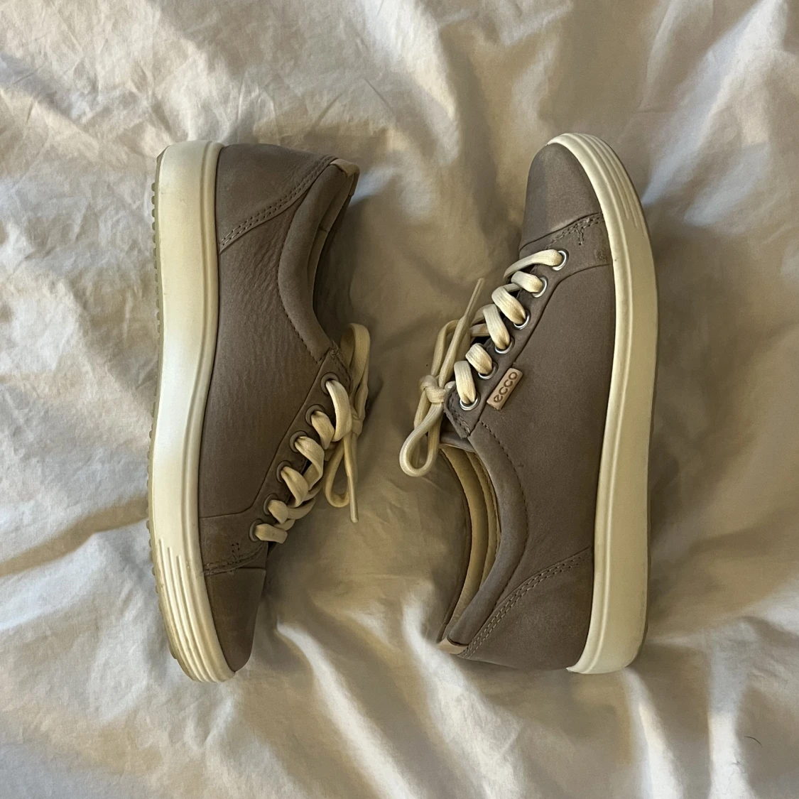 Grå/beige sneakers från ecco - 90