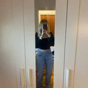 Jeans - Jeans från H&M som knappt är använda, superfina och bekväma.