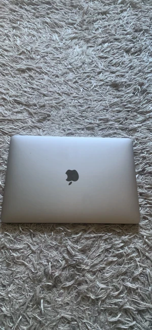 MacBook Pro  - Från 2017. I bra skick.