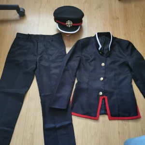 Hanako cosplay - Hanako/amane cosplay, Size M aisan sizes. Bought from misocostumes where it cost 950kr. The material is good and the hat doesn't fall off. Has been used only once so is still in good condition.