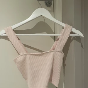 Linne - Rosa linne, super gulligt, från hm storlek xs  30kr+ev frakt 