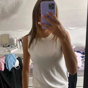 Stickad topp - Stickad topp från zara, använd 1 gång