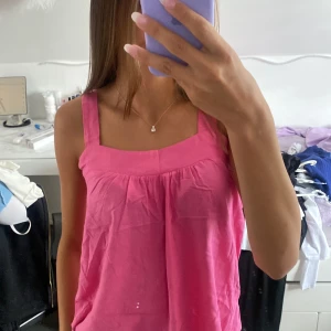 Topp - Söt rosa topp, använd 2 gånger💕