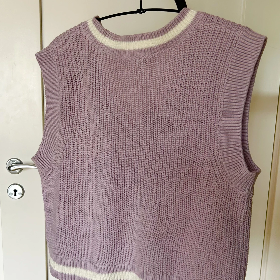 Stickad väst från Divided/HM - 90