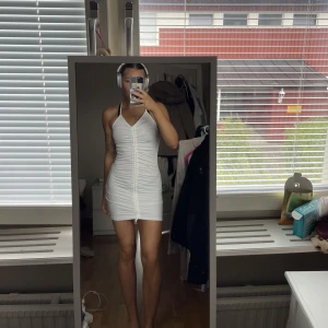 Klänning 🤍 - Klänning från SHEIN 🤍 Supernsygg, bra kvalite och INTE genomskinlig 🤍 Använd 1 gång 🤍