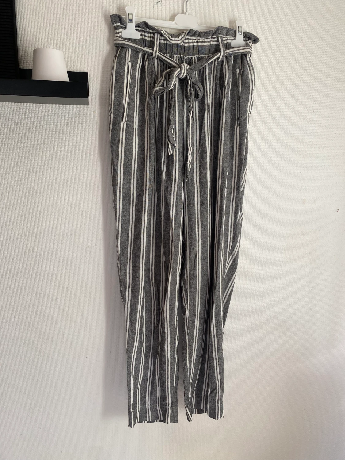 Högmidjade linnebyxor