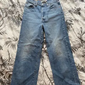 Snygga Levis Jeans i storlek 28
