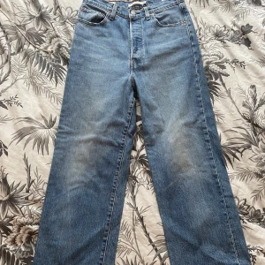 Fina Levis jeans💜 - Snygga Levis Jeans i storlek 28