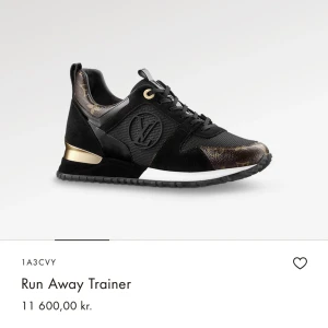  Louis Vuitton sneakers - Nya äkta LV sneakers i storlek 36,5. Kommer med kartong, dustbag och extra skosnören. 