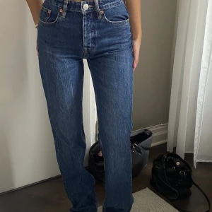 Jeans - Jeans från zara, som inte finns kvar att köpa, kommer inte till användning längre💓