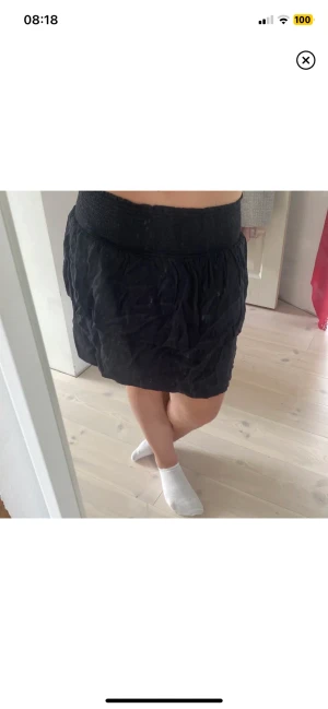 Kjol - Jätte fin kjol med dubbel lager💕  Står ej för frakten o postens slarv. 