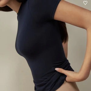 Intimissmi tröjor - En Intimissmi tröja i mörkblå❤️