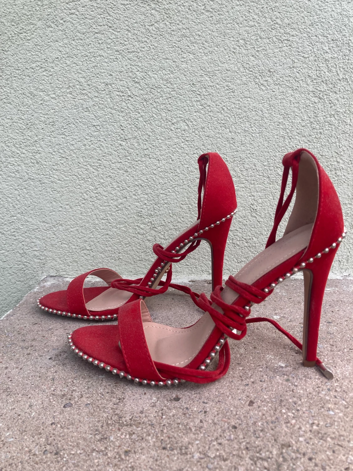 Röda stilettklackar  - 90