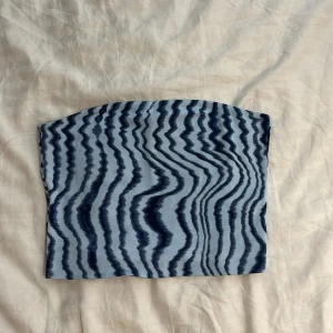 Topp - Tubtopp storlek M, använts 1 gång 