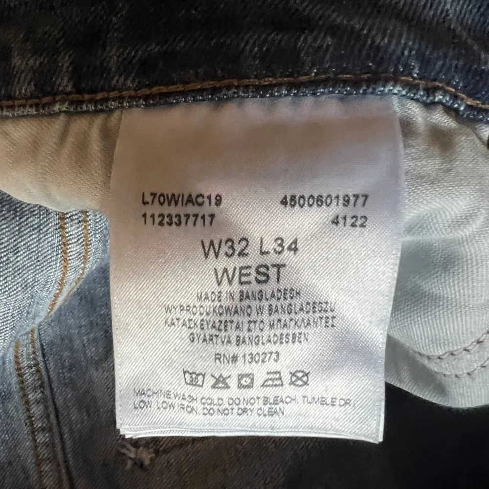 Lee jeans i storlek 32 34 i bra skick!. Jeans & Byxor.