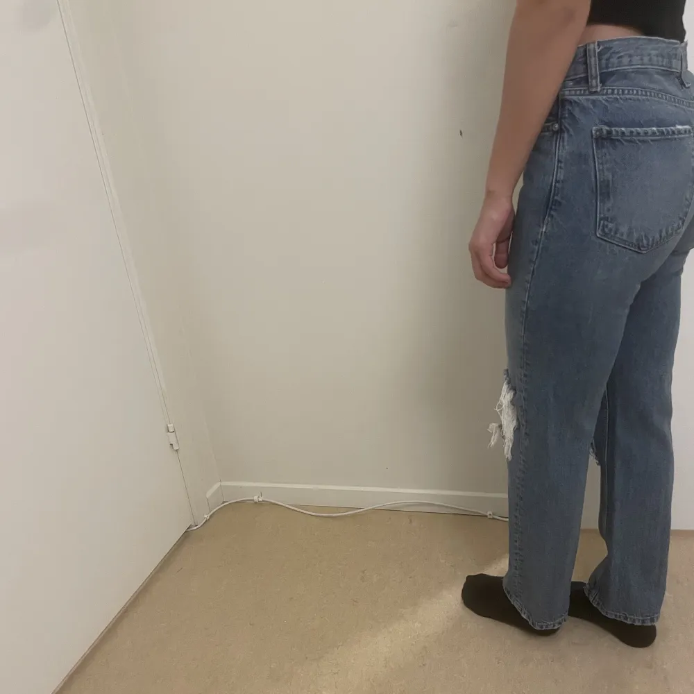 Säljer ett par jeans i storlek s/36. Jeans & Byxor.