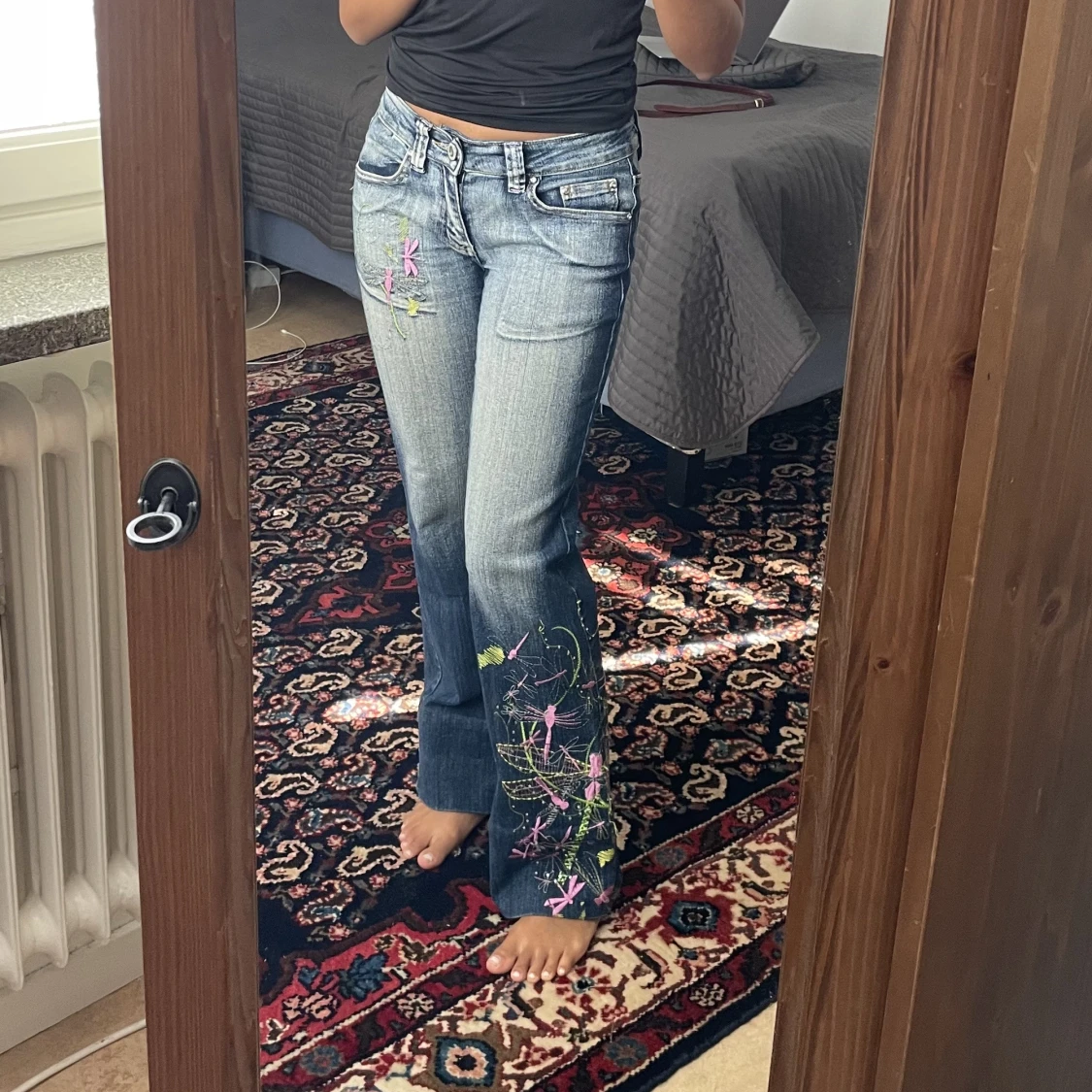 Broderade bootcut jeans