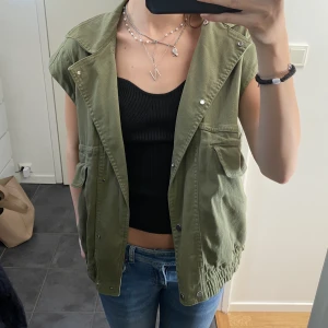 Väst - Svincool jeansväst från mango🥰🥰