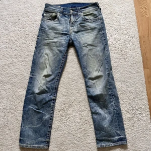 True religion jeans  - Fräscha & sparsamt använda. Säljer då dem blivit för små, passar både herr & dam 