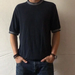 Palace tröja  - T shirt från palace. I bra skick och har mycket att ge. I vävt tyg. 