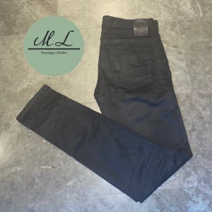 Replay Jeans Anbass - Replay Jeans i Anbass modell. Byxorna är i nyskick då de är endast använda vid tre tillfällen 👍 Hör av er vid frågor 😁