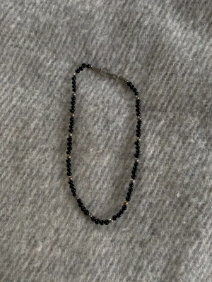 Halsband  - Så coolt halsband!🖤