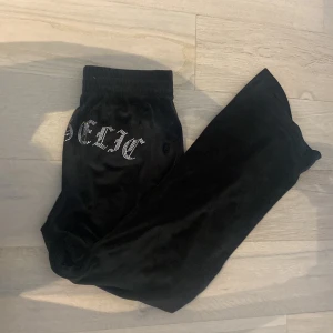 Svarta byxor  - Helt oanvända och skit snygga 