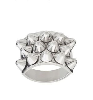 Edblad  - Nu säljer jag min snygga Edblad ring köpte för en månad sen i storlek M/ 17.50 den är så snygg men inte min stil längre skriv gärna om ni har frågor 🤍