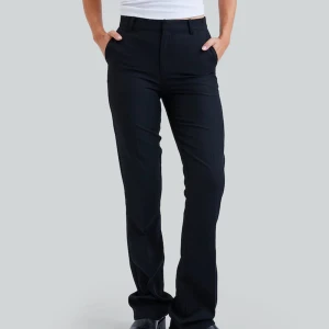 Kostymbyxor - BikBok - Ett par skitfina kostymbyxor från bikbok i modellen Vilma💕🌷 Midwaist✨ Nyskick! Kommer inte till användning o va lite stora för mig😕 Bara att höra av sig om man undrar nåt eller vill ha fler bilder🤗💗 Priset kan självklart diskuteras vid snabb affär!!!