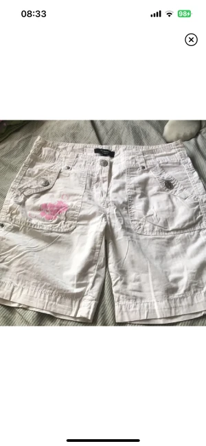 Cargo shorts  - Ett par fina cargo shorts! Bra skick och väldigt bekväma. Hör av dig om du har några frågor!