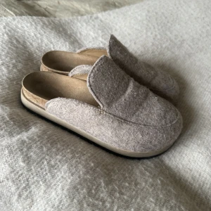 Loafers i ull från Other stories!💗 - Jättefina och nästan helt oanvända! Så i superbra skick!🫶