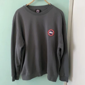 Canada goose tröja  - Stor i storleken 