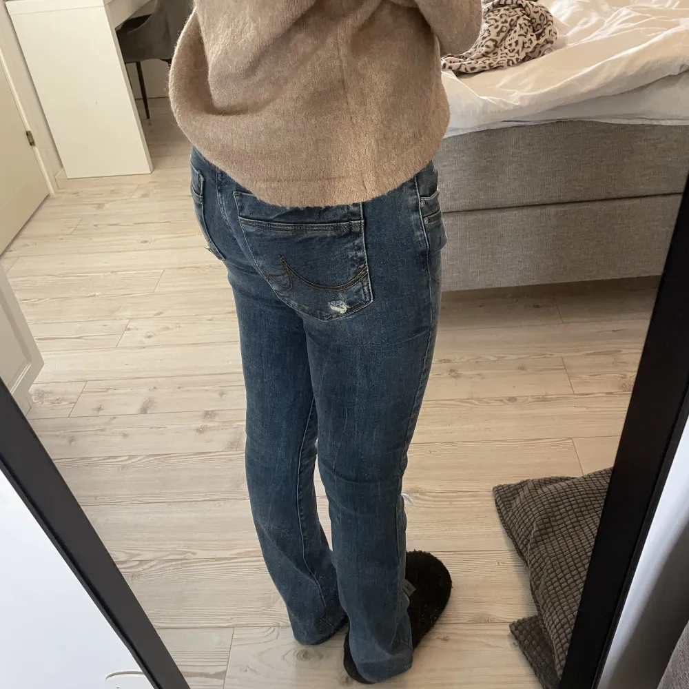 Skit snygga populära LBT jeans i modell Valerie storlek W27 L34. Jag är 170 cm o på mig sitter dom perfekt! Aldrig kommit till använding!❤️Säljer då jag har supermånga lågmidjade jeans . Jeans & Byxor.