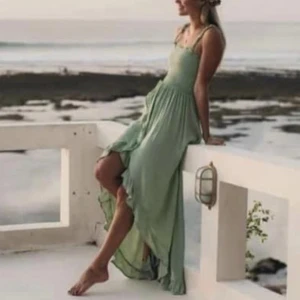 Långklänning  - Aldrig använd mer än provad. Köpt för 890kr mitt pris 500kr.