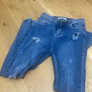 Jeans 34 - Fint skick, spår av användning