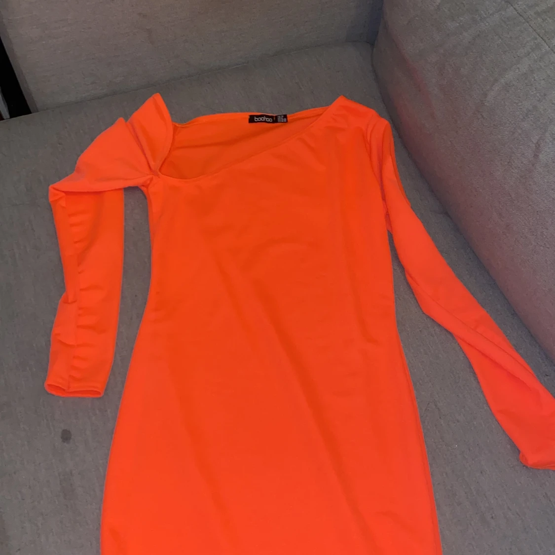 Orange klänning  - 91