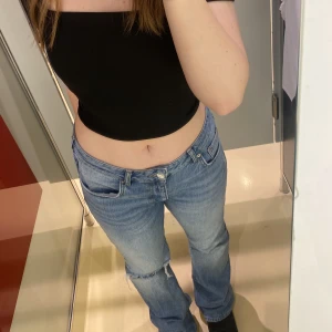 Full length flare jeans - Snygga midwaist flare jeans i strl 40😍 Säljer då de blivit för stora för mig💕