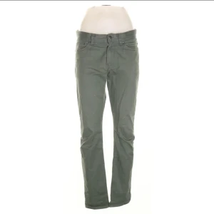 Gröna jenas - Säljer då de e för små för mig💕