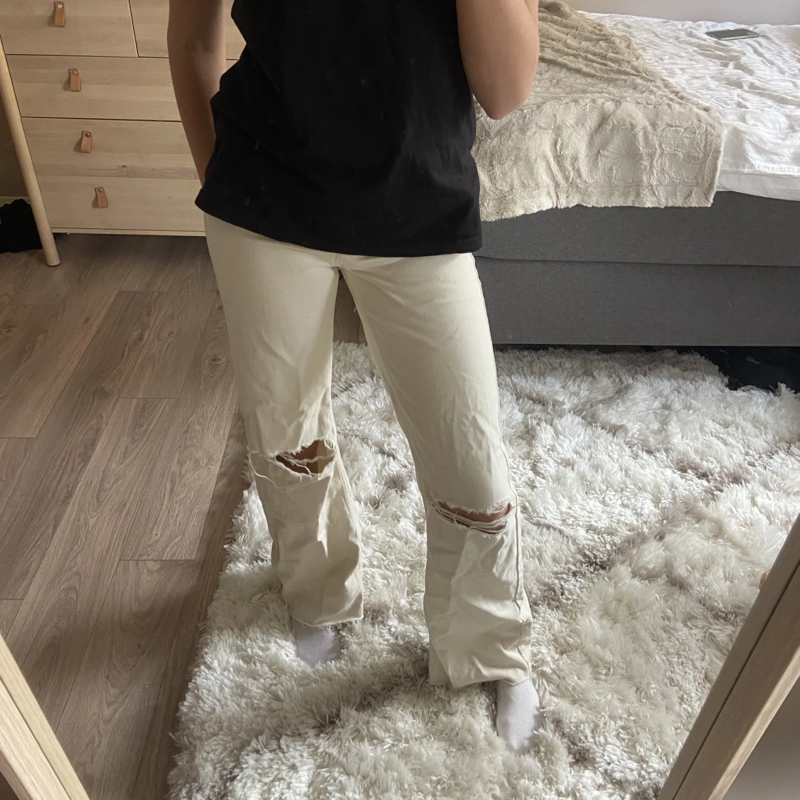 Beiga jeans med hål  - 90