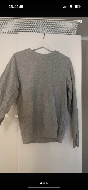 Grå sweatshirt  - Grå sweatshirt❤️‍🔥❤️‍🔥