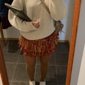 Zara kjol - BYTER denna kjol, M för en xs/s 💞Helt oanvänd för det går stor🩷 skriv om ni vill byta💞💞💞