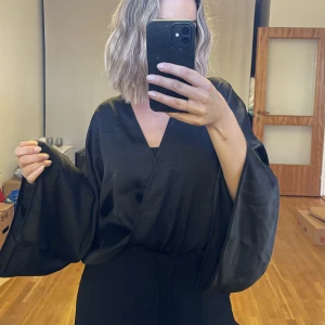 NAKDxHannalicius - En blus från Nakd x Hannalicius. Knappt använd.