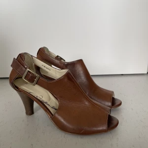 Sommar skor  - Låg klack, storlek 37