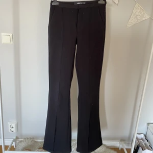 Kostymbyxor från gina stl xs - Säljer pga att de blivit för små, inte använda mycket.