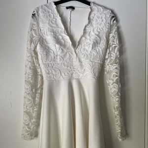 Klänning - Använd men i fint skick.