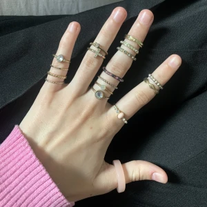 Ringar - Massa ringar från olika ställen. Olika storlekar och färger, 20kr +frakt💘