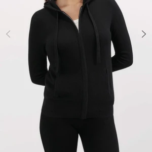 Soft goat zip hoodie  - Super fin svart soft goat zip huddie! 🧿