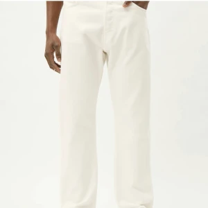 Space Relaxed Straight Jeans, weekday - Vita Weekday Jeans. Aldrig använda, ny skick. Storlek 29/30. Pris kan diskuteras. 