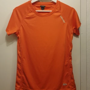 Tränings topp. Helt ny!! - Storlek S. Helt ny🔥🧡