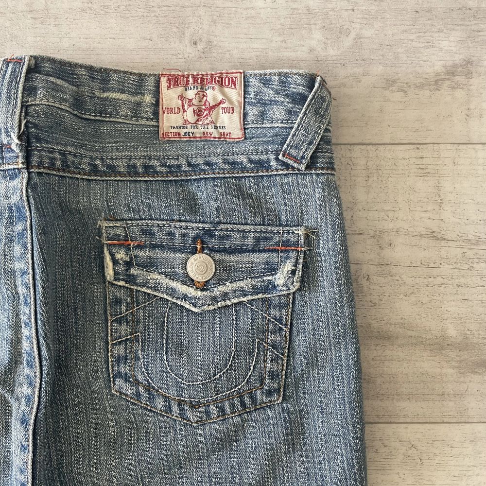 Söt jeanskjol från true religion ❤️ Midjemått 39cm Längd 38cm. Kjolar.